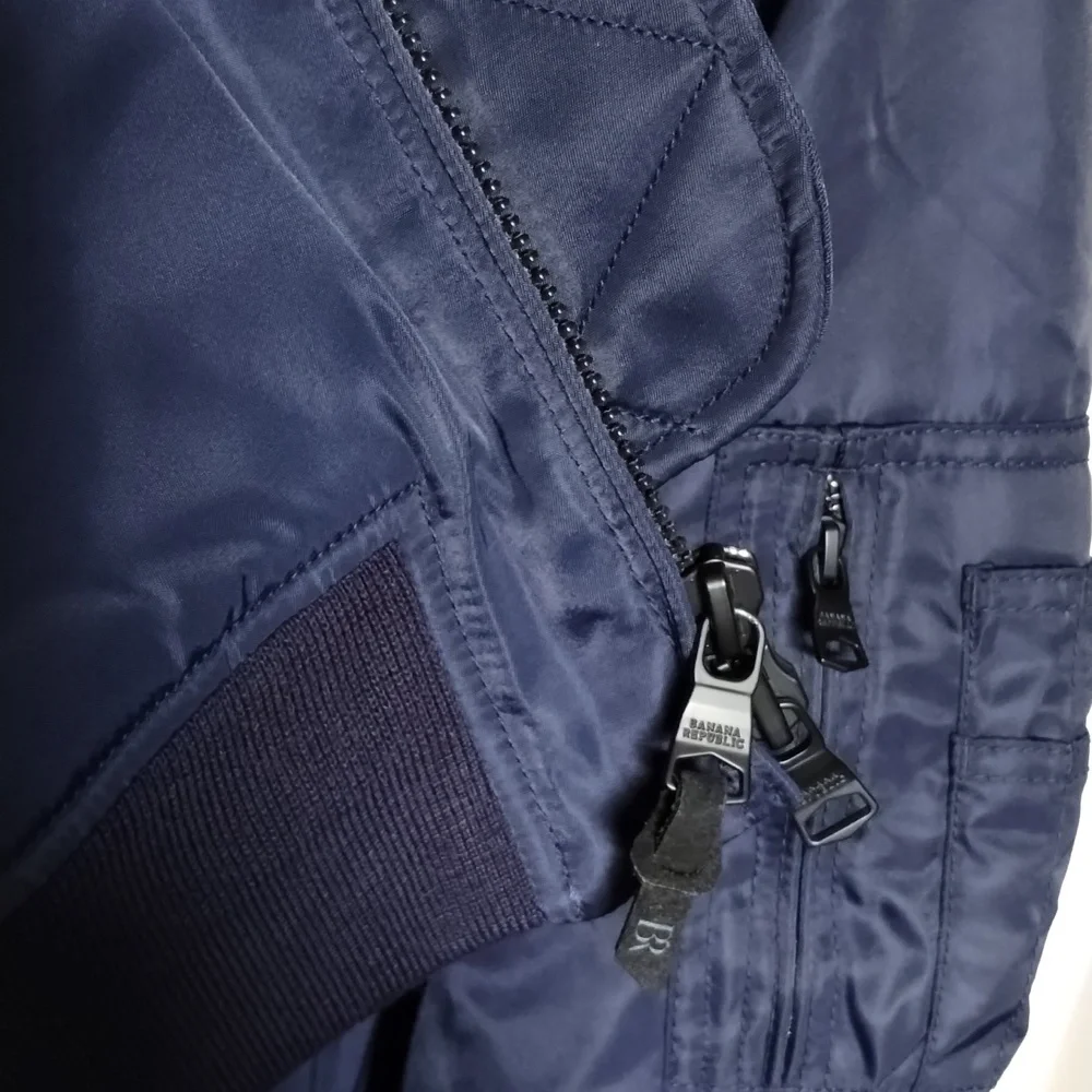 BANANA REPUBLIC INSULATED WATER RESISTANT BOMBER JACKET